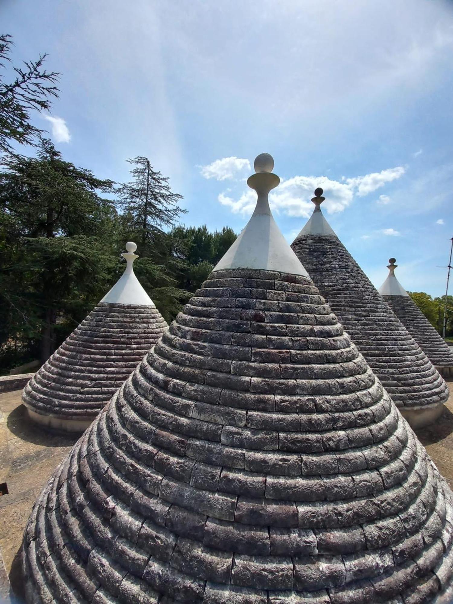 Trulli Pinnacoli โลโกโรตอนโด ภายนอก รูปภาพ