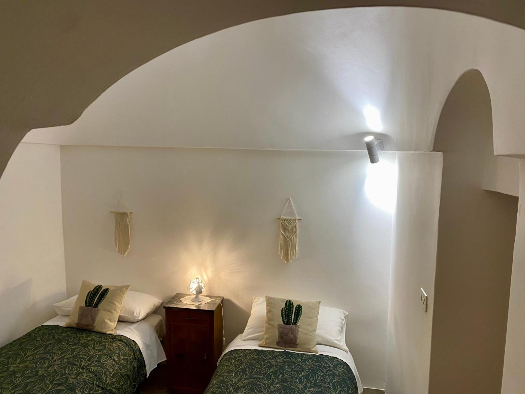 Trulli Pinnacoli โลโกโรตอนโด ภายนอก รูปภาพ